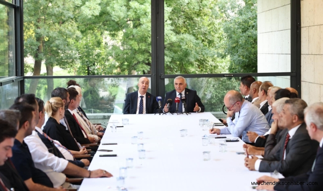 İnci, TBMM'de basın mensuplarına tören düzenledi