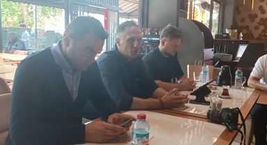 Varan-1-Demek Biz çok soru soruyoruz Vah Başkan Vah