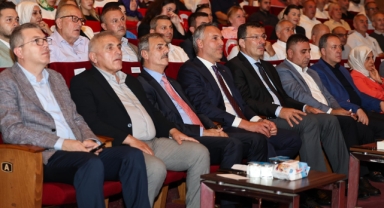 AK Parti Sakarya 77. Genişletilmiş İl Danışma Meclisi partililerin yoğun katılımıyla gerçekleşti.