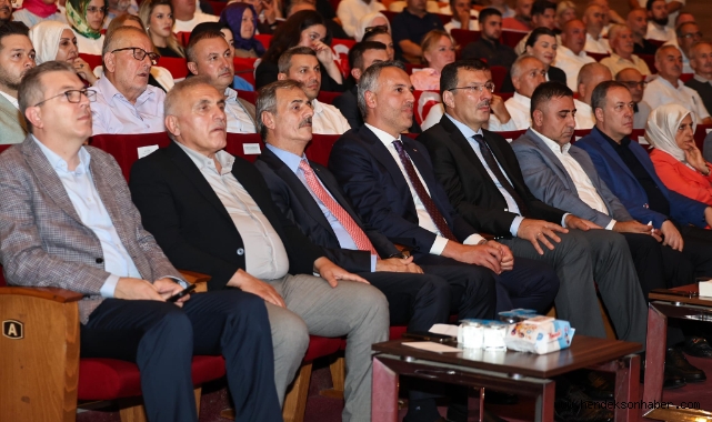 AK Parti Sakarya 77. Genişletilmiş İl Danışma Meclisi partililerin yoğun katılımıyla gerçekleşti.