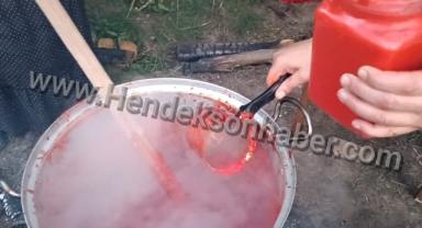 Hendek’te Ev Hanımlarının Salça ve Acuka Hazırlığı 