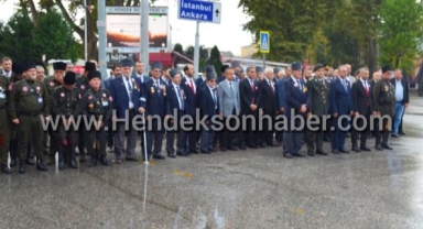 HENDEK'TE GAZİLER GÜNÜ TÖRENLE KUTLANDI