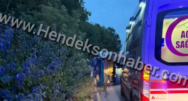 Hendek'te Kamyonet Devrildi: 8 Kişi Yaralandı