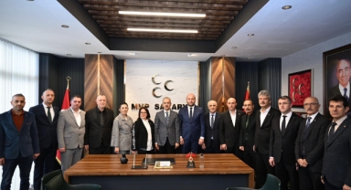 Bakan Uraloğlu MHP Sakarya İl Başkanlığını ziyaret etti