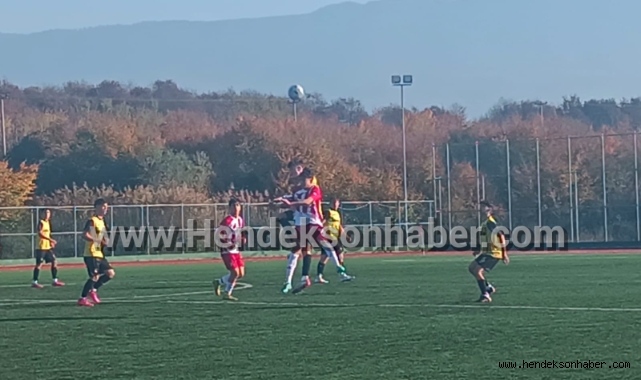 Hendek Derbisinde Gülen Taraf Yenimahallespor