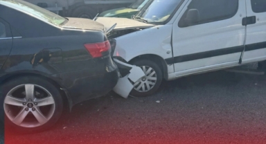 Hendek gişelerinde 7 araç birbirine girdi: 4 hafif yaralı