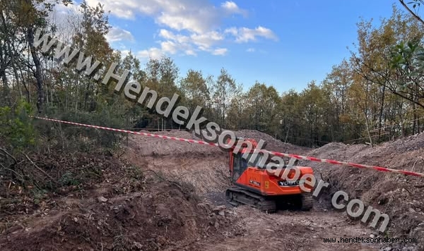 Hendek’te İş makinesi ile define ararken suçüstü yakalandılar£