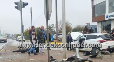 Hendek'te Kaza iki otomobil çarpıştı: 1 yaralı