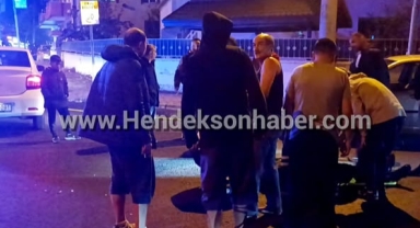 Hendek'te Kaza Motosikletli Kurye Yaralandı