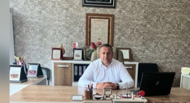 AHMET DER YENİ YIL MESAJI YAYINLADI