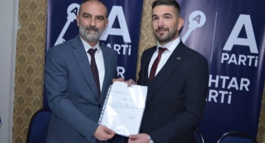 Hendek Anahtar Partide Bekir Albayrakoğlı İlçe Başkanı