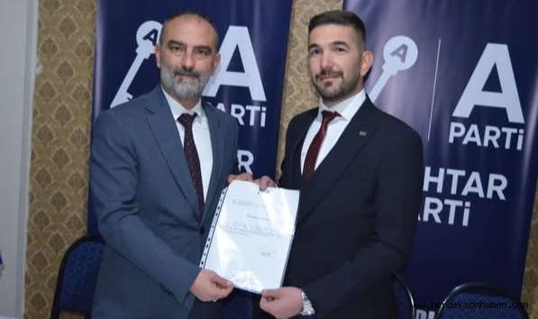 Hendek Anahtar Partide Bekir Albayrakoğlı İlçe Başkanı