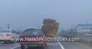 Hendek D-100’de Saman yüklü kamyon tehlike saçtı