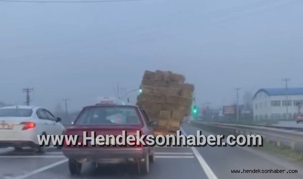 Hendek D-100’de Saman yüklü kamyon tehlike saçtı