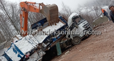 Hendek Dikmen'de Taş Kırma makinesi Devrildi 1 Yaralı 