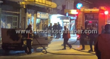 Hendek Remzi Efendi Caddesinde Otomobil Yangını