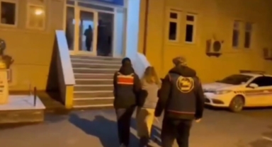 Hırsızlık ve yağmadan 53 yıl hapis cezası bulunan 26 yaşındaki kadın yakalandı