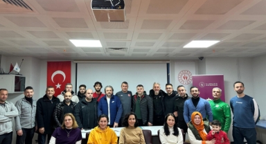 Nurkan Kayacık Antrenörler ve  Hakemlerle Bir Araya Geldi