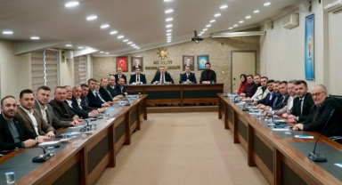 AK Parti Sakarya İlçe Başkanları, İstişare ve Değerlendirme Toplantısı’nda bir araya geldi.