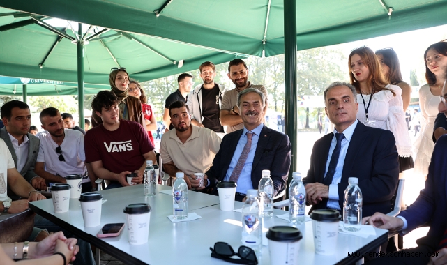 Başkan Yusuf Alemdar üniversite öğrencileriyle müjdeyi paylaştı: 