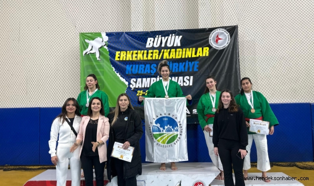 Ece Zurnacı’dan Sakarya’yı gururlandıran şampiyonluk