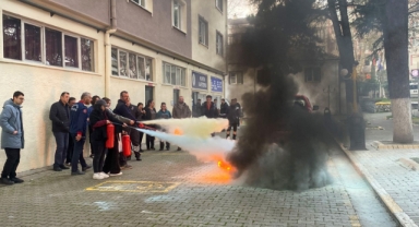 Hendek'te Personel ve Öğrencilere Yangın Eğitimi Verildi