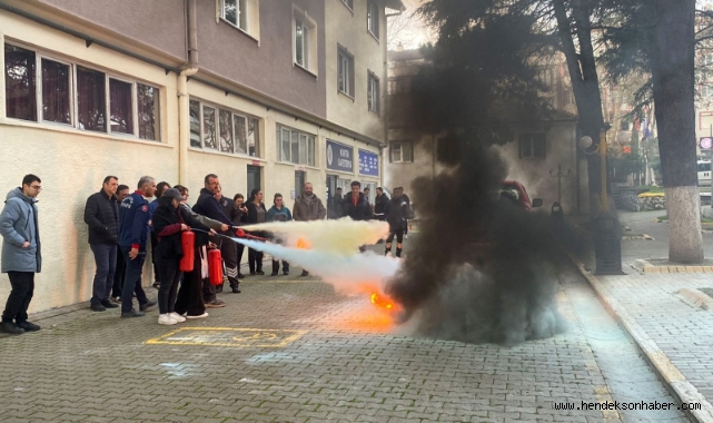 Hendek'te Personel ve Öğrencilere Yangın Eğitimi Verildi