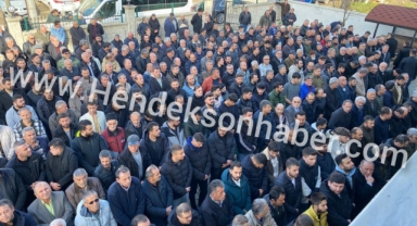 Muhtar Kıymet Kahveci’den Anneye Son Veda