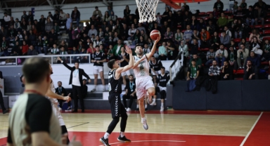 Sakarya Büyükşehir basketbol galibiyetlere devam ediyor: 78-56