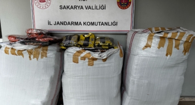 Jandarmadan kaçak forma operasyonu Binlerce Tişört Ele Geçirildi