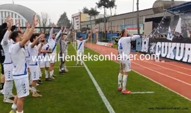 Yusuf Bayram Taraftara Üçlü Çektirdi