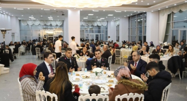 HENDEK’TE ŞEHİT AİLELERİ VE GAZİLER İÇİN İFTAR PROGRAMI DÜZENLENDİ