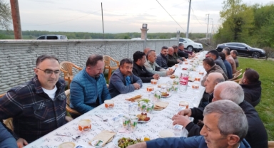 Kızanlık Muhtarı Osman Şahin’den Muhtarlara İftar Yemeği