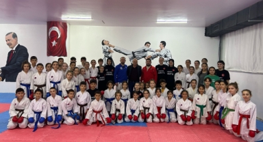 Kulüp Başkanı Özel Karatecileri Altınla Ödüllendirdi.