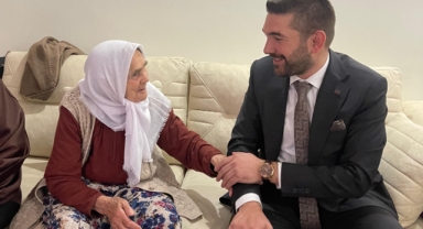 Anahtar Parti'den Anneler Günü'nde Anlamlı Ziyaret Hendek Anahtar 