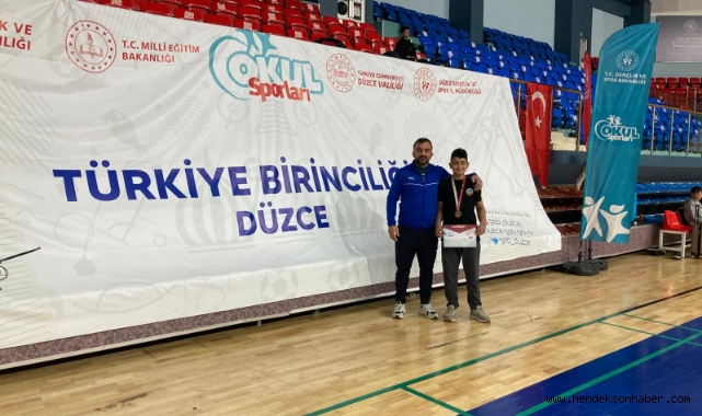 Grekoromen Güreş Türkiye Şampiyonasında  Furkan Kuş Türkiye 3.sü oldu