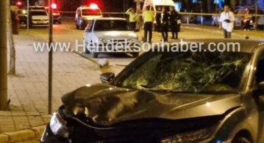 HENDEK'TE FECİ KAZA OTOMOBİLİN ÇARPTIĞI 2 KADIN HAYATINI KAYBETTİ