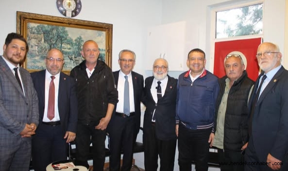 Saadet Partisi GİK Üyesi Korkmaz Hendek’te esnafı dinledi