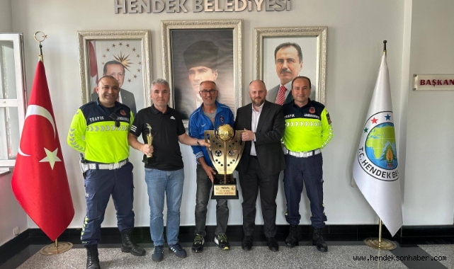Şampiyon Hendek Veteranlar’dan Hendek Belediyesi’ne Ziyaret
