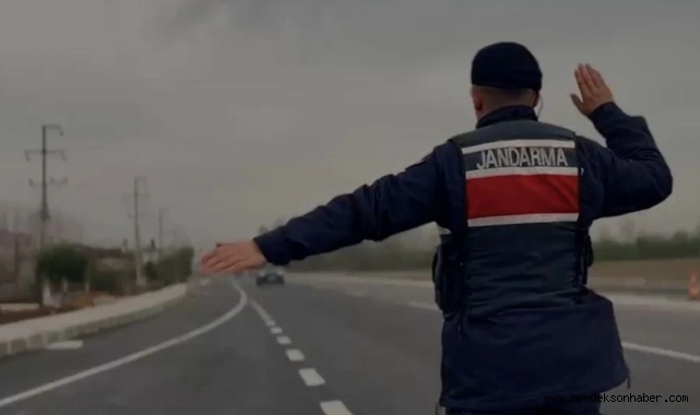 Yol kontrollerinde bin 145 kişiyi yakaladı