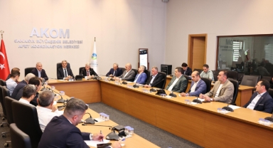 60’ıncı yaşında AKOM’da Sakaryaspor zirvesi