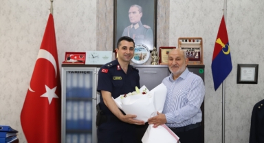 Başkan Püsküllü’den Hendek Jandarmaya Kutlama Ziyareti