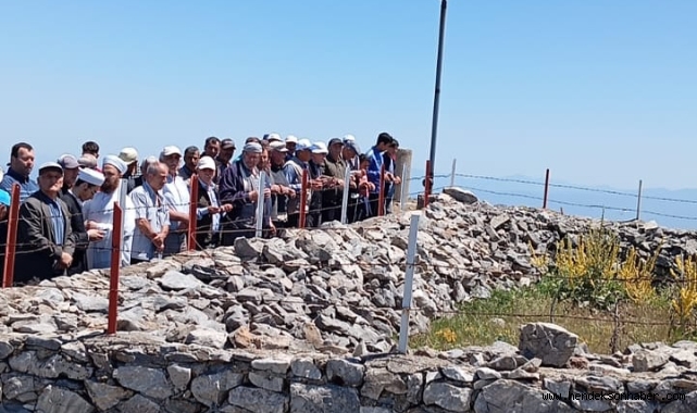 Hendek Dikmen Yaylası’nda Şehitlikte Yağmur Duası