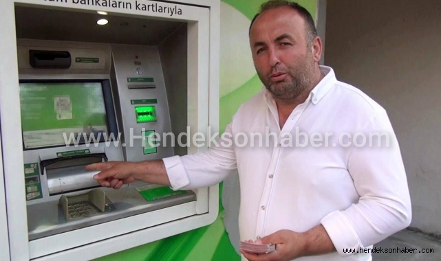 Hendek’te Duyarlı Vatandaş ATM'de  Bulduğu Paraları Emniyete Teslim Etti