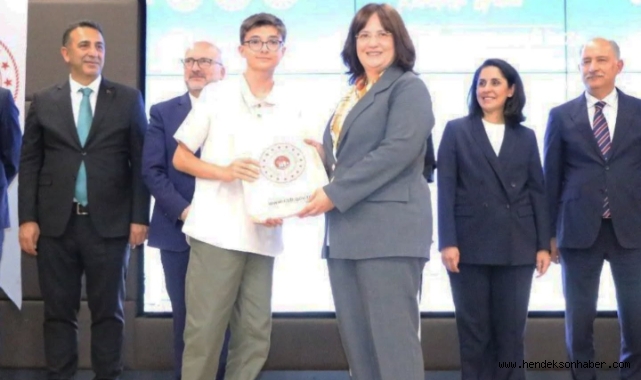 Sanatla Gelen Farkındalık: Alperen Hayırlı Türkiye İkincisi Oldu