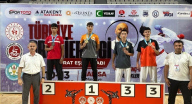 Hendek Karate Spor Kulübü'nden Manisa'da Madalya Yağmuru!