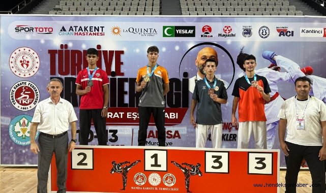 Hendek Karate Spor Kulübü'nden Manisa'da Madalya Yağmuru!