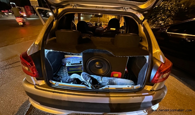 ​Abartı Egzoz ve Gürültü Kirliliğine Geçit Yok: Sakarya'da 50 Sürücüye Ceza Yağdı