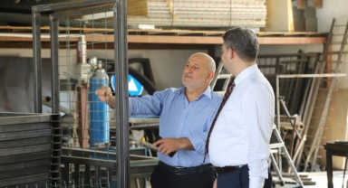 BAŞKAN PÜSKÜLLÜ VE KAYMAKAM GÖKPINAR’DAN HAYVAN BARINAĞI VE ŞANTİYE ALANINA ZİYARET