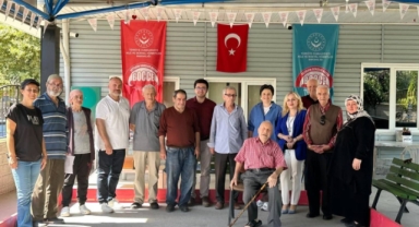 Hendek İlçe Sağlık Müdürlüğünden Anlamlı Ziyaret: Huzurevi Sakinlerine Sevgi Dolu Buluşma